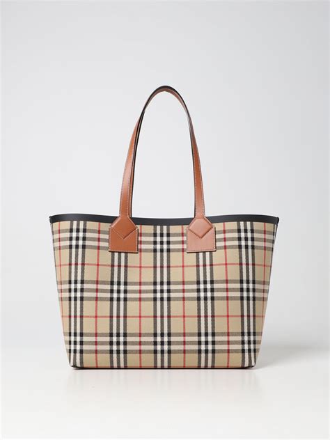 borsa burberry fotto|Burberry Limited.